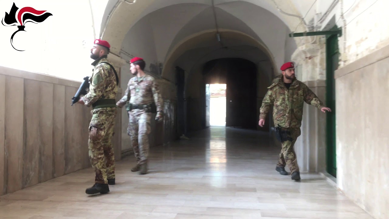 Foggia, controlli dei carabinieri nell'ex distretto militare