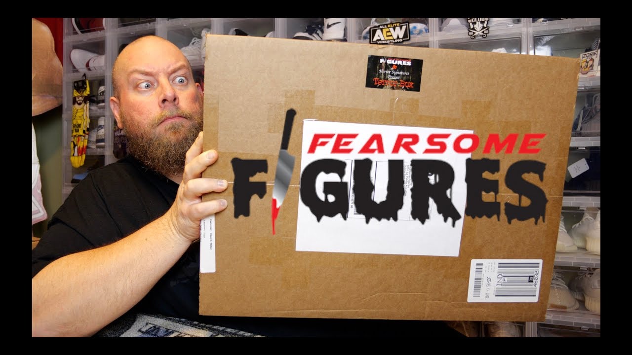Unboxing the October 2019 Fearsome Figures Mystery TERROR BOX - Halloween & Leatherface Autographs