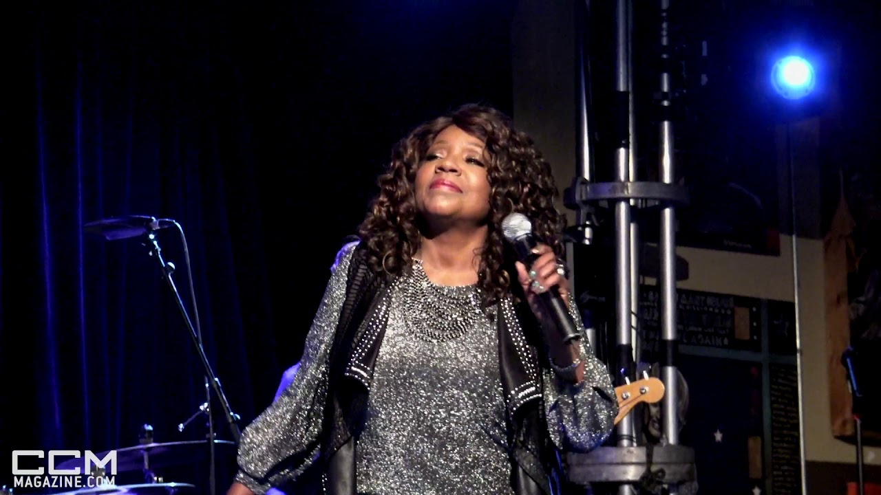 Gloria Gaynor and Mike Farris | 'Man of Peace' (live)