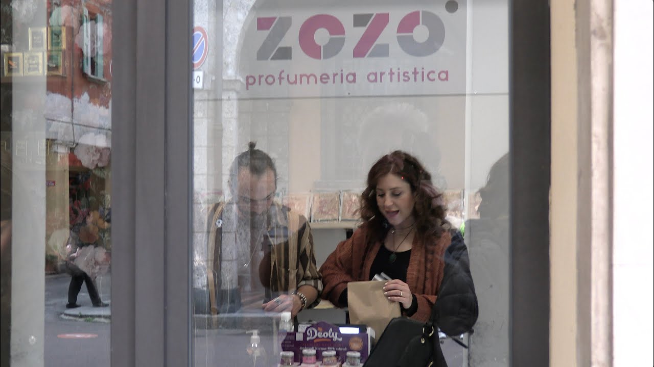 Zozò, inaugurazione con tantissima gente del nuovo negozio di mia figlia Luna e Mattia
