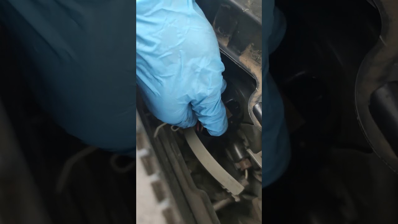 1997 Lexus LS400 headlight bulb replacement