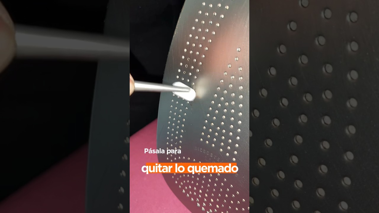Limpiar la mancha quemada en la plancha. #organizando #hogar #tips #limpieza #trucos #plancha