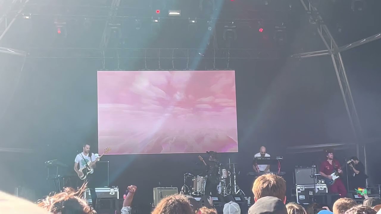 Pond - Don’t Look At The Sun Or You’ll Go Blind (Live at Primavera Sound, 2022)
