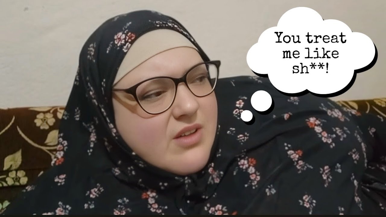 FOODIE BEAUTY GETS INTO IT WITH SALAH ON LIVE 