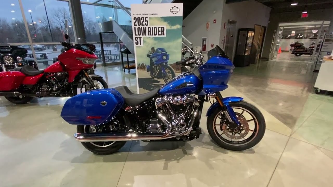 2025 HARLEY-DAVIDSON LOW RIDER ST in Blue Burst