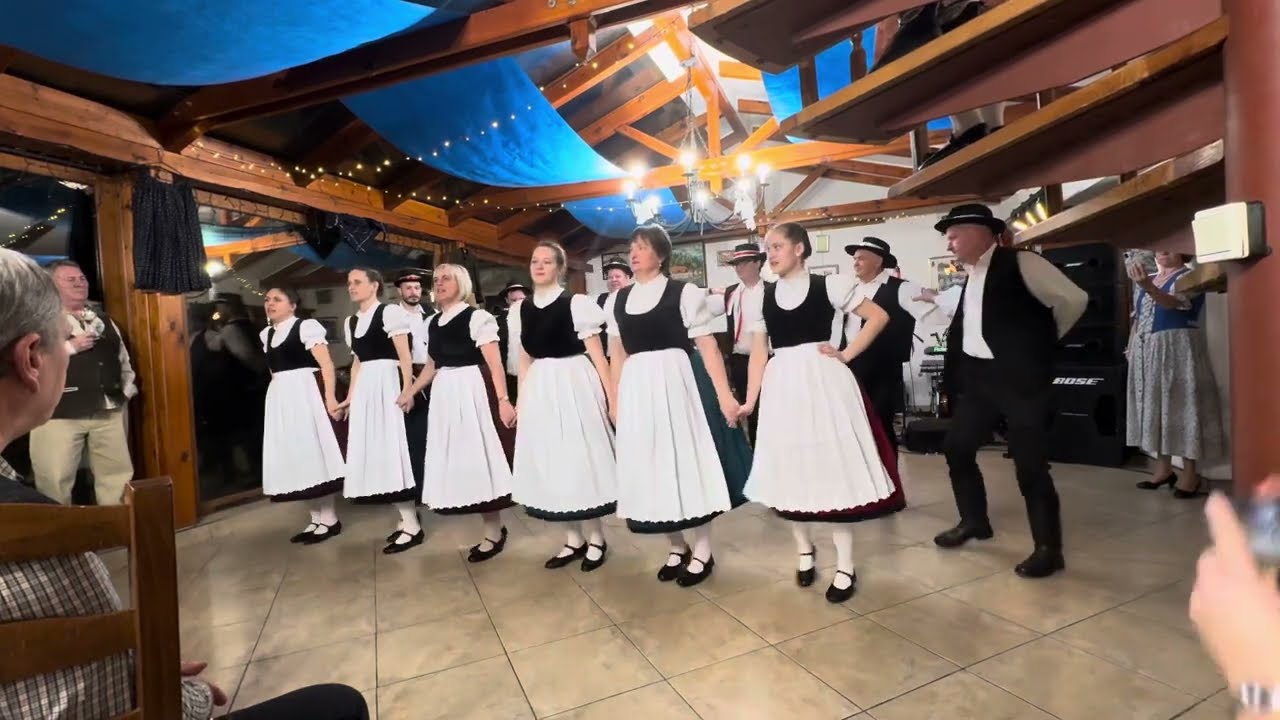 Felsőgallai Német Nemzetiségi Felnőtt Tánccsoport Vidám Táncok