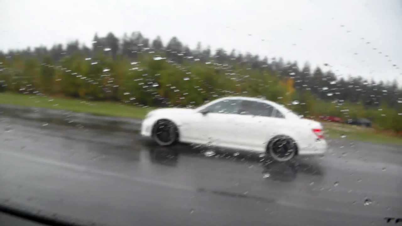 Seat Leon Cupra AWD vs Mercedes C63AMG Kleeman 580hp