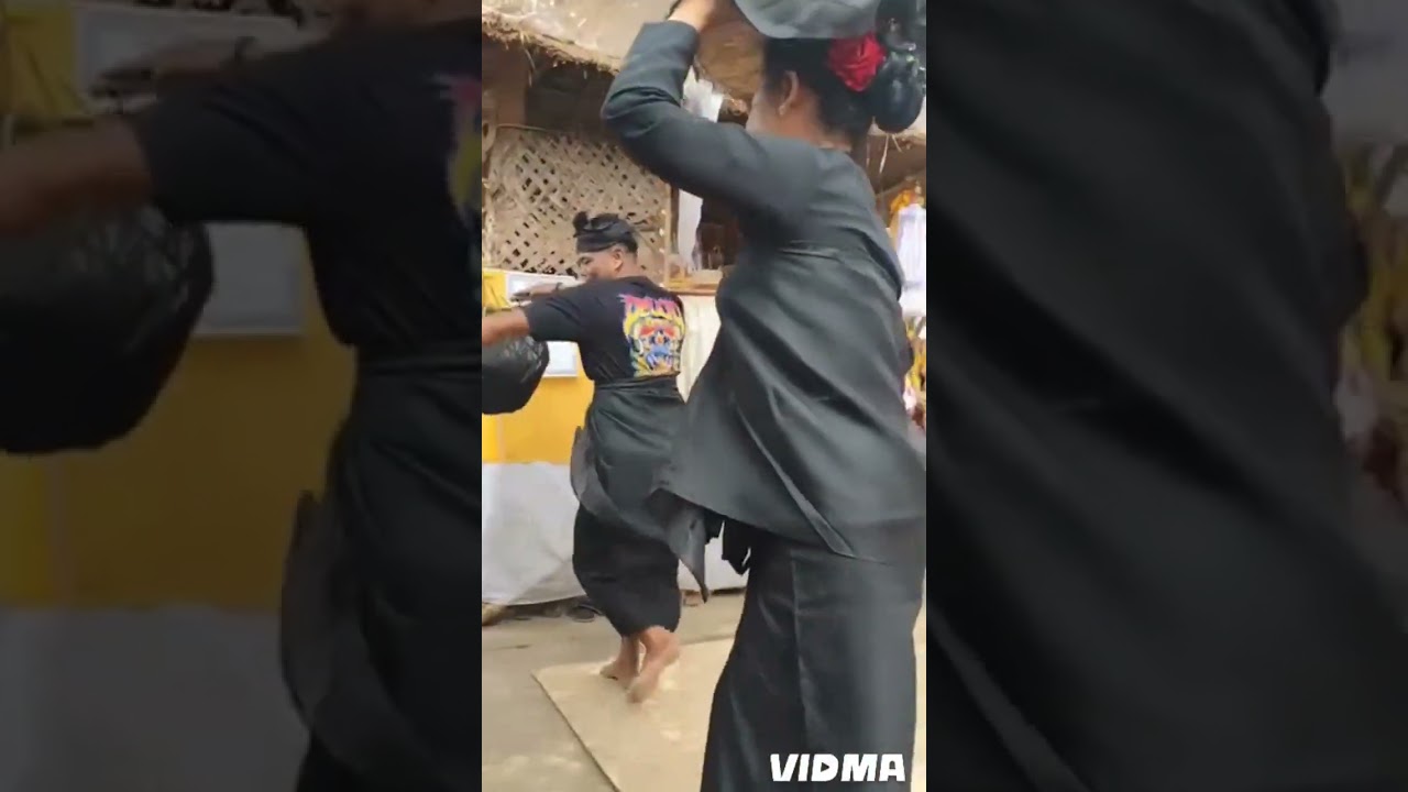 Nyenuk Pura Dalem Desa Buwit
