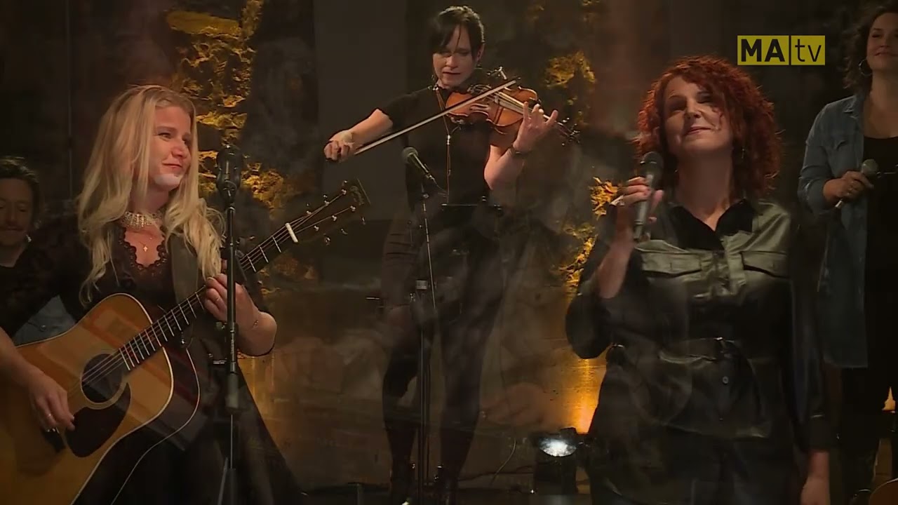 Karo Laurendeau et Pamela Rooney | Who will pray for me