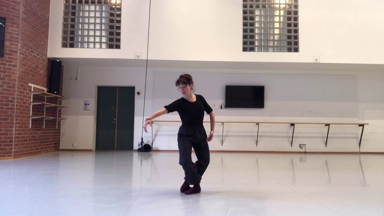Quarantine Ballet. Port de bras. Centre