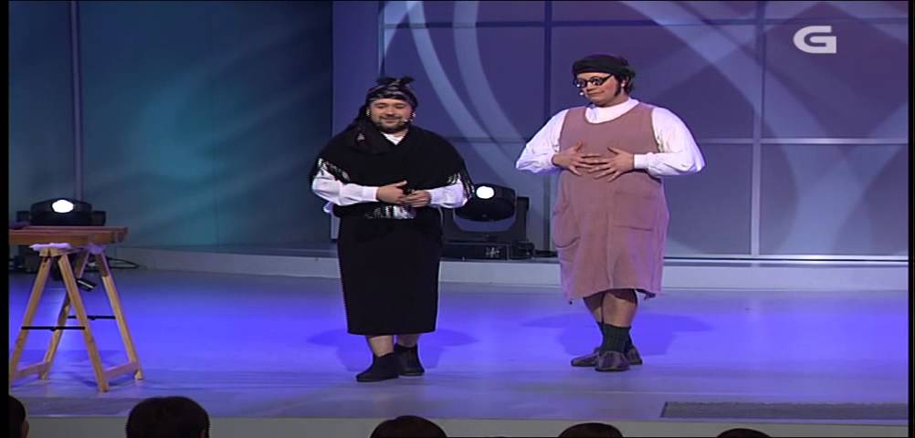 Mucha e Nucha cantando panxoliñas e o país Lacona