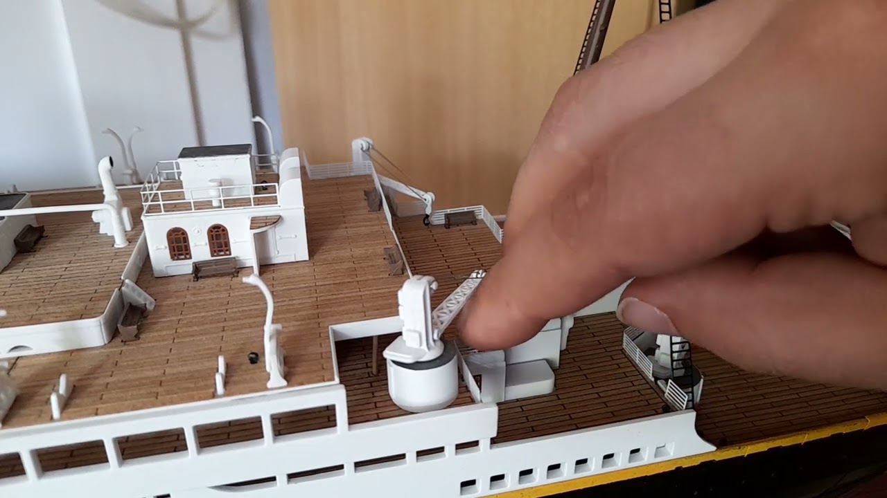 Der Geburt einer Legende 1:200 aus Metall - ( Die Letzten Arbeiten sind voll im Gange. )