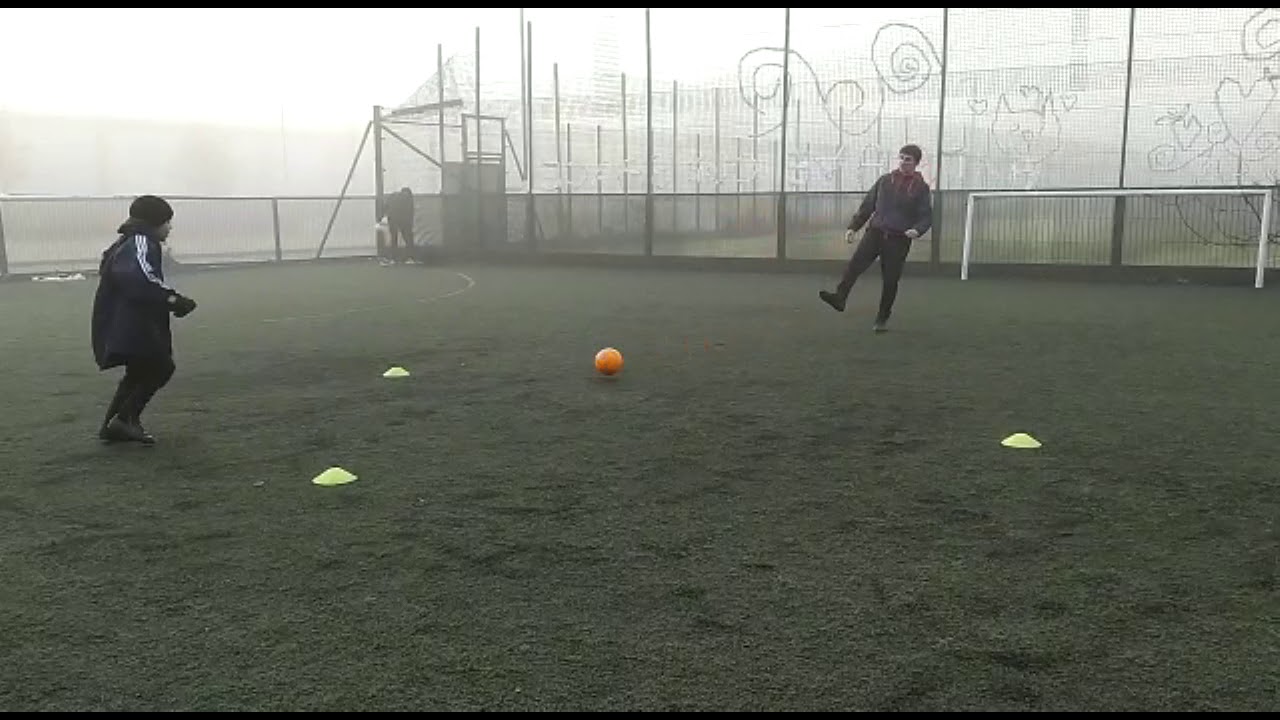 Zig zag passing and receiving the ball practise - Lockdown drill 29