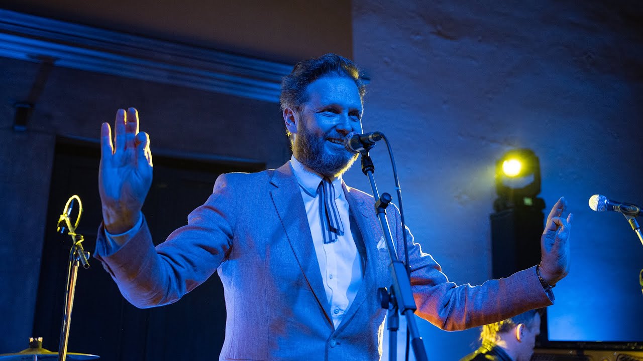 Ragnar Kjartansson: really, really, really sad songs &ndash; Reaching for the Stars