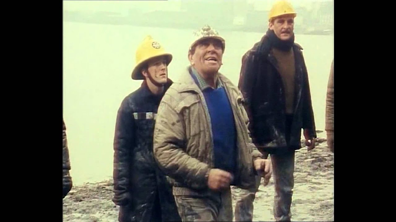 London's Burning - Trapped workers on the Thames