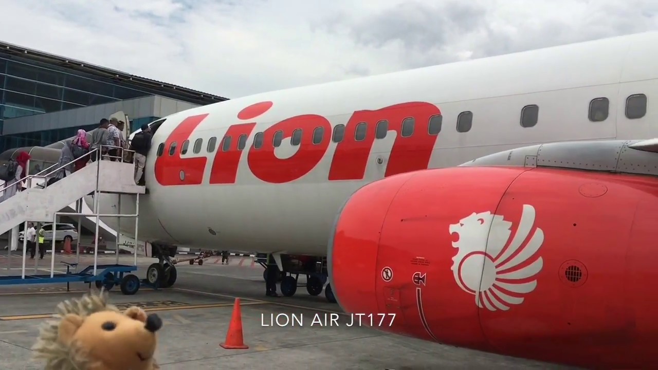 Lion Air JT177 (Lombok-Surabaya) B737-900ER インドネシア国内線