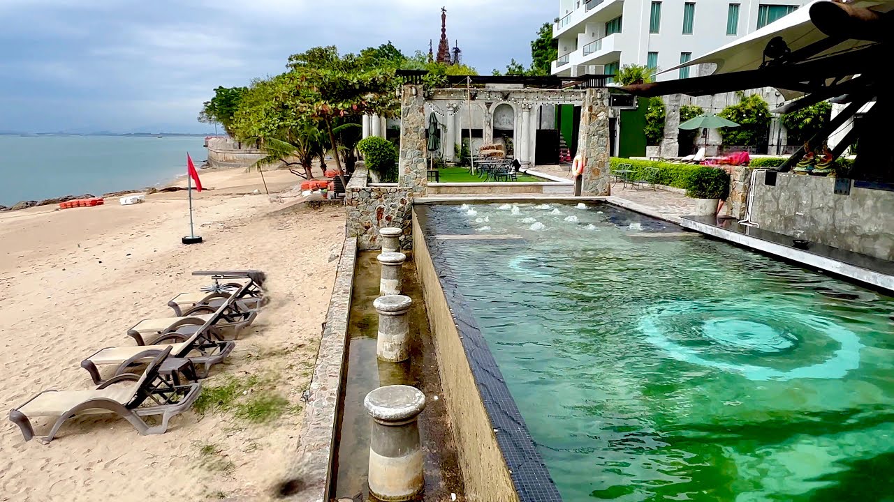 Pattaya MODUS Beachfront Resort Pattaya Thailand Hotel Review.