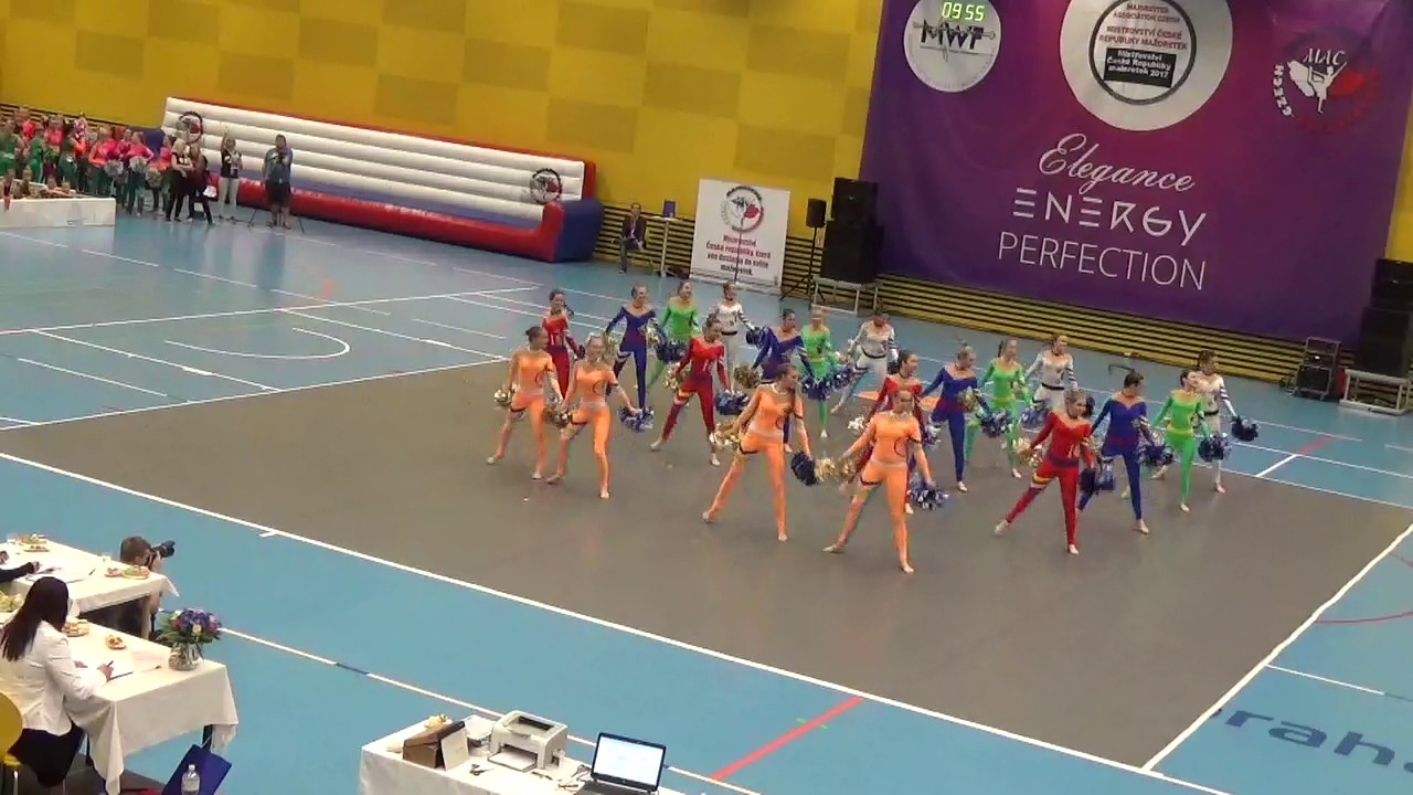 POM-POM seniorky A-team 1 - podio; MČR 20.5.2017 Praha