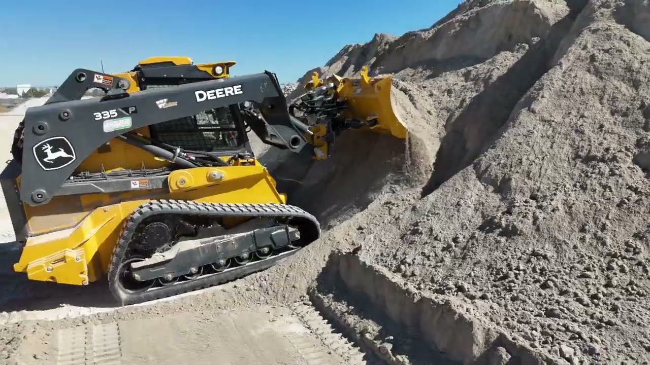 John Deere 335P series with SmartGrade Technology