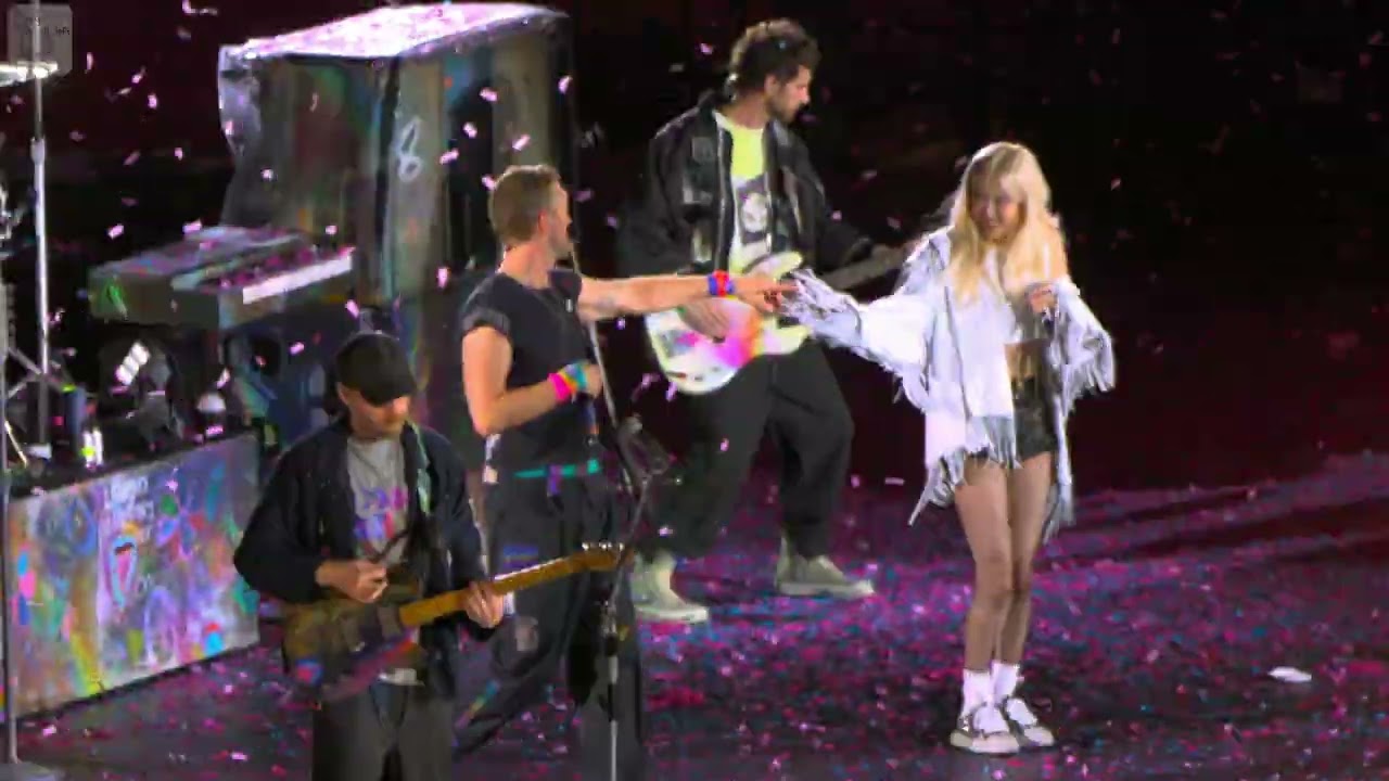 Coldplay With 로제(ROSE) - 아파트(Apt.) [250422 MUSIC OF THE SPHERES 콘서트]