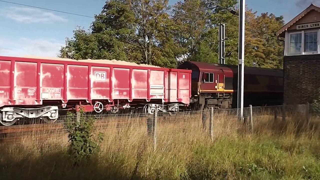 66105 with Middleton Towers sand train at Kings Lynn Junction 11/10/16