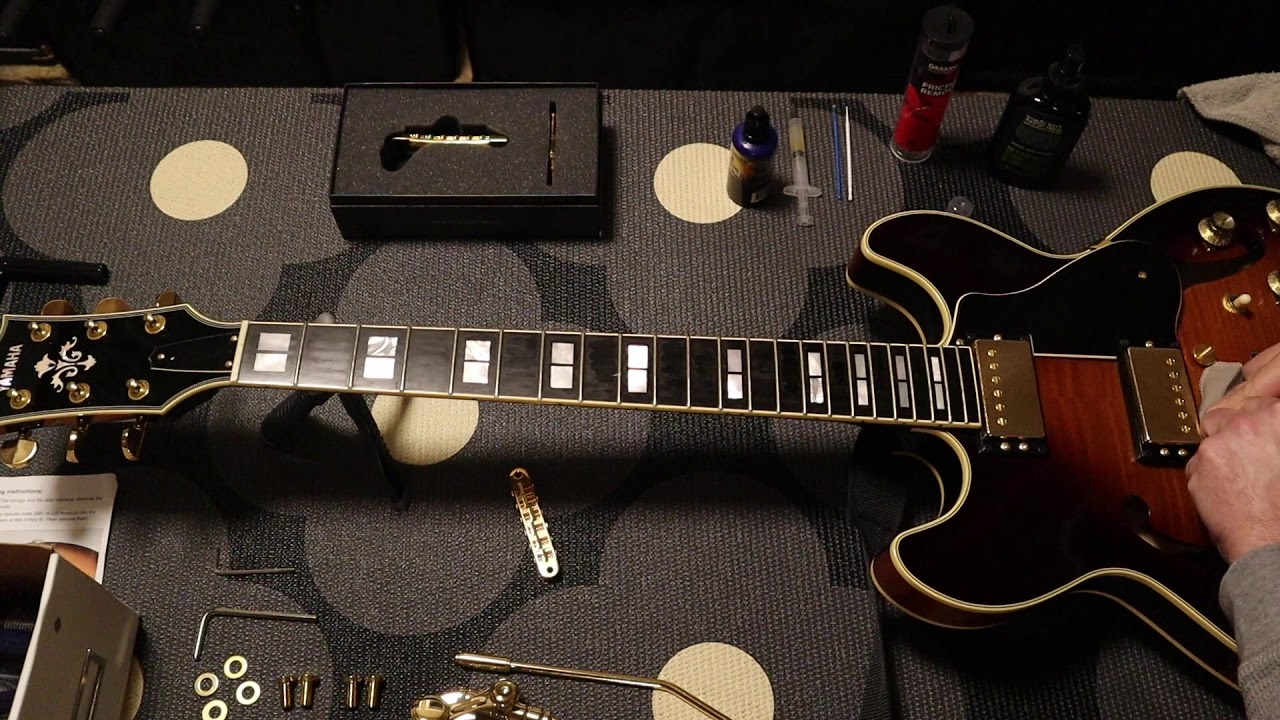 Duesenberg Les Trem II on a Yamaha SA2200 Semihollow - Installation and Demo. No Drill Required!