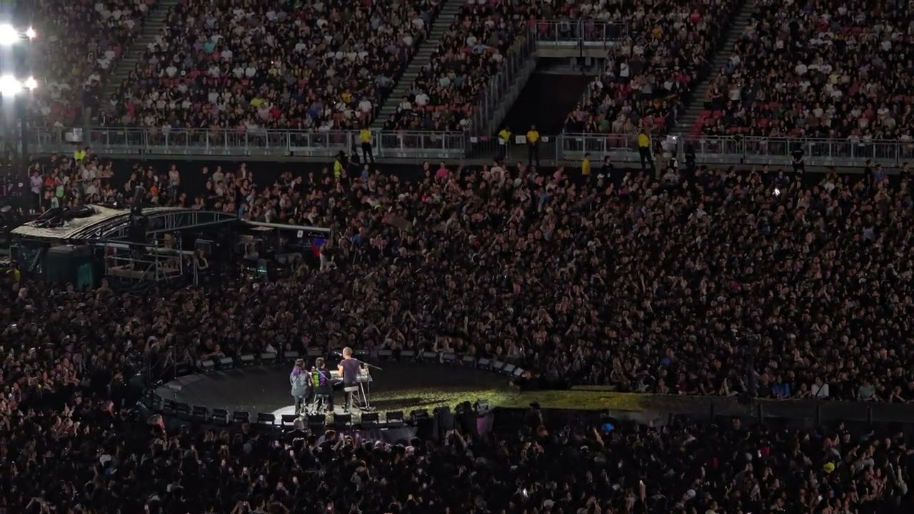 4K Coldplay - Charlie Brown 27-01-2024 (Singapore 2024 Day 4)