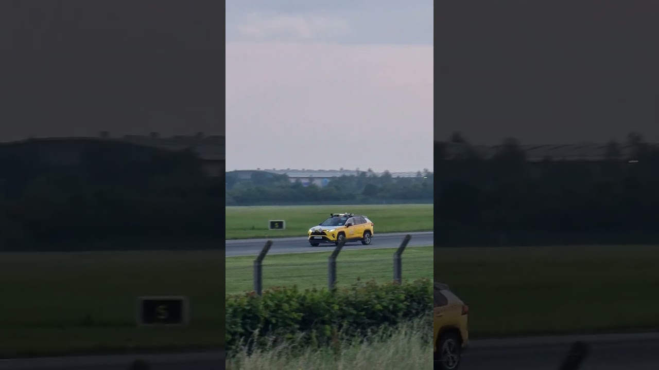 Escort vehicle