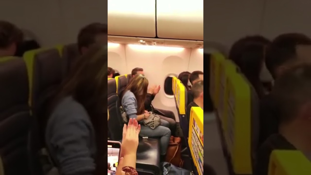 Proposta di matrimonio su volo Ryanair Palermo-Bari