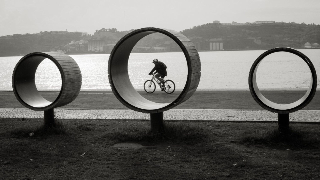 The World Wide Street Photography Club Vol 17