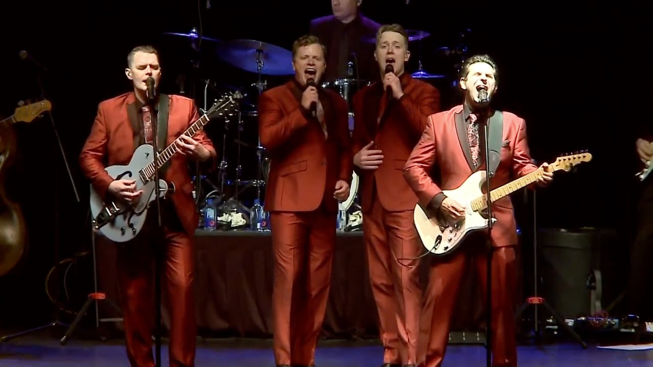 Everly Brothers Medley of covers - ft Under the Streetlamp