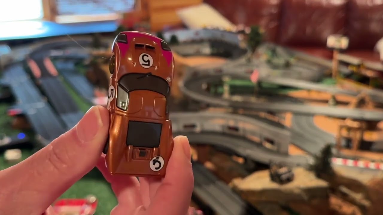AFX HO slot car track - Giantraceway - Run some cars