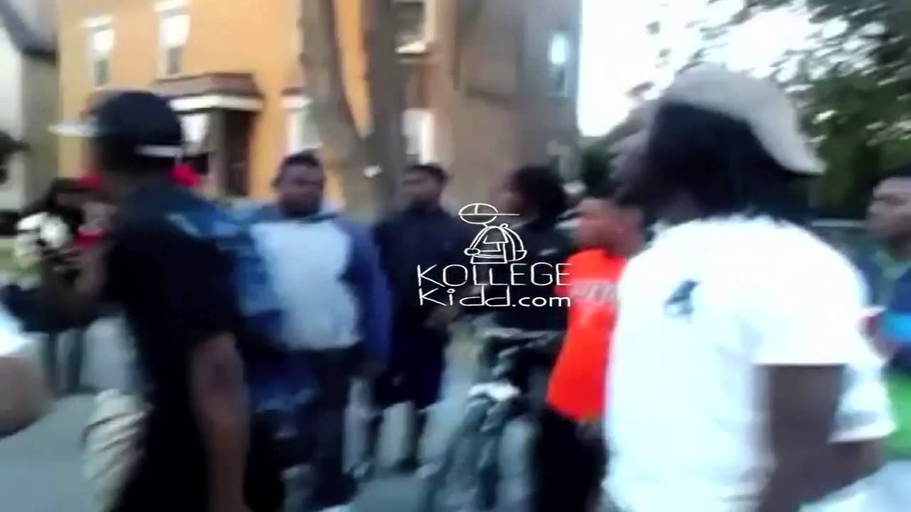 Random White Kid Turns Up With GDs To Lil JoJo's BDK (3Hunnak) Song on 069 | @kollegekidd