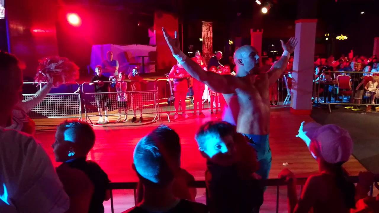 Wrestling at butlins bognor(3)