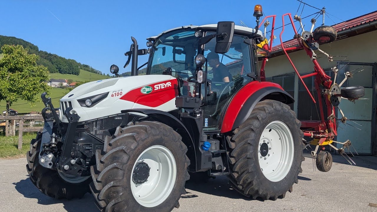Silieren mit dem neuen Steyr Plus Traktor | Grasernte