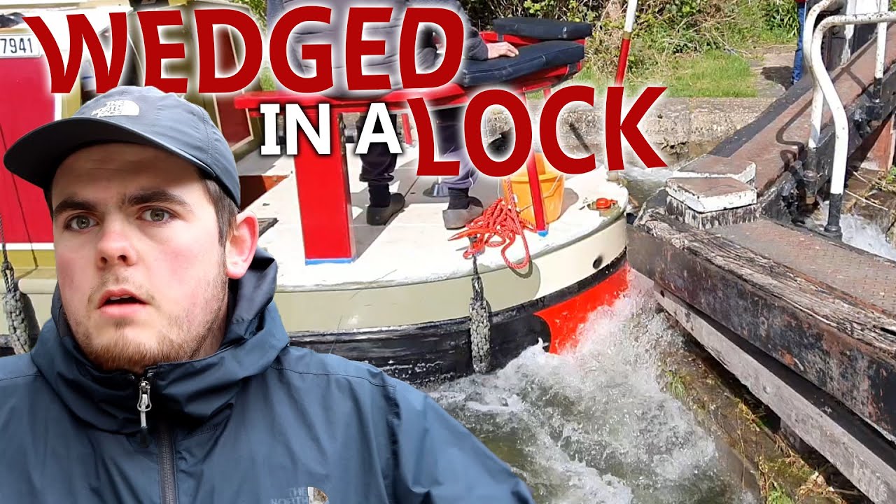 42 - We Got Our 70 Foot Narrowboat Wedged In A Lock! Cruising In A Blizzard On The Grand Union Canal