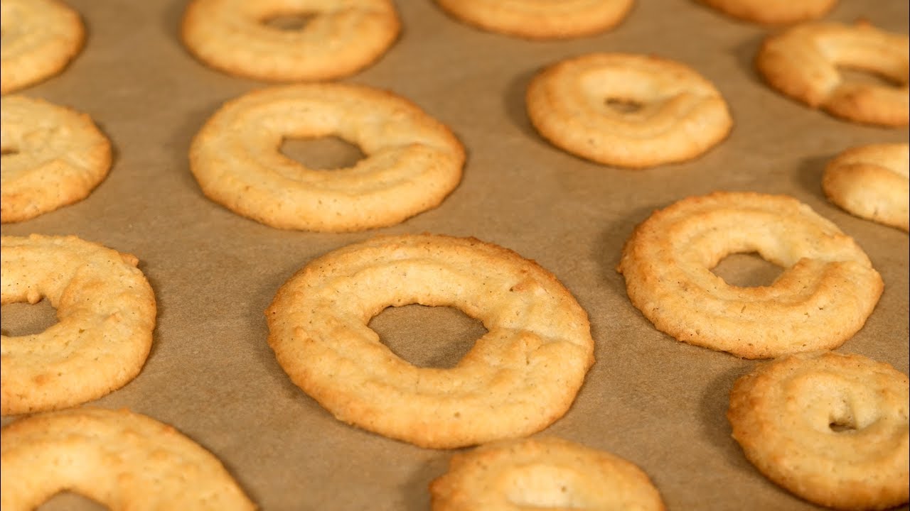 Vaniljekranse | Hjulformede julekager med et l&aelig;kkert pift af vanilje