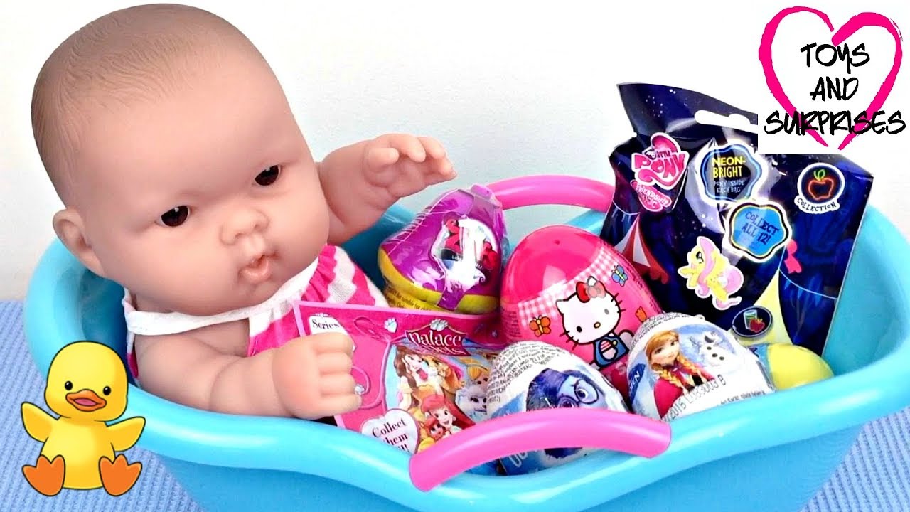 Baby Doll bath time  🛀with surprises💖
