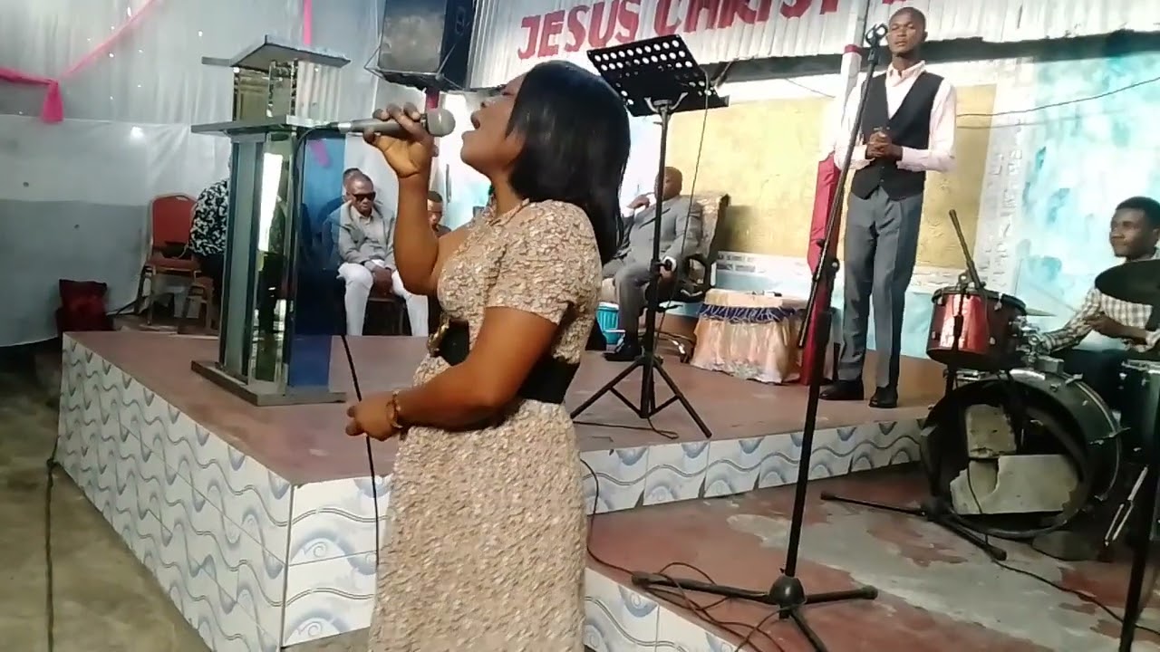 INTERPR&Eacute;TATION DE LA CHANSON DE LA ESTHER AKAYA PAR  GINA MUNDONI, SUIVEZ VOUS SERAIENT B&Eacute;NIS