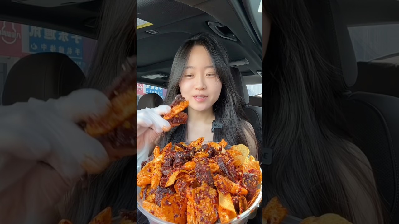 Super tasty beef jerky mixed with chips #shorts #asmr #food #mukbang #beef #chips #fyp #tasty
