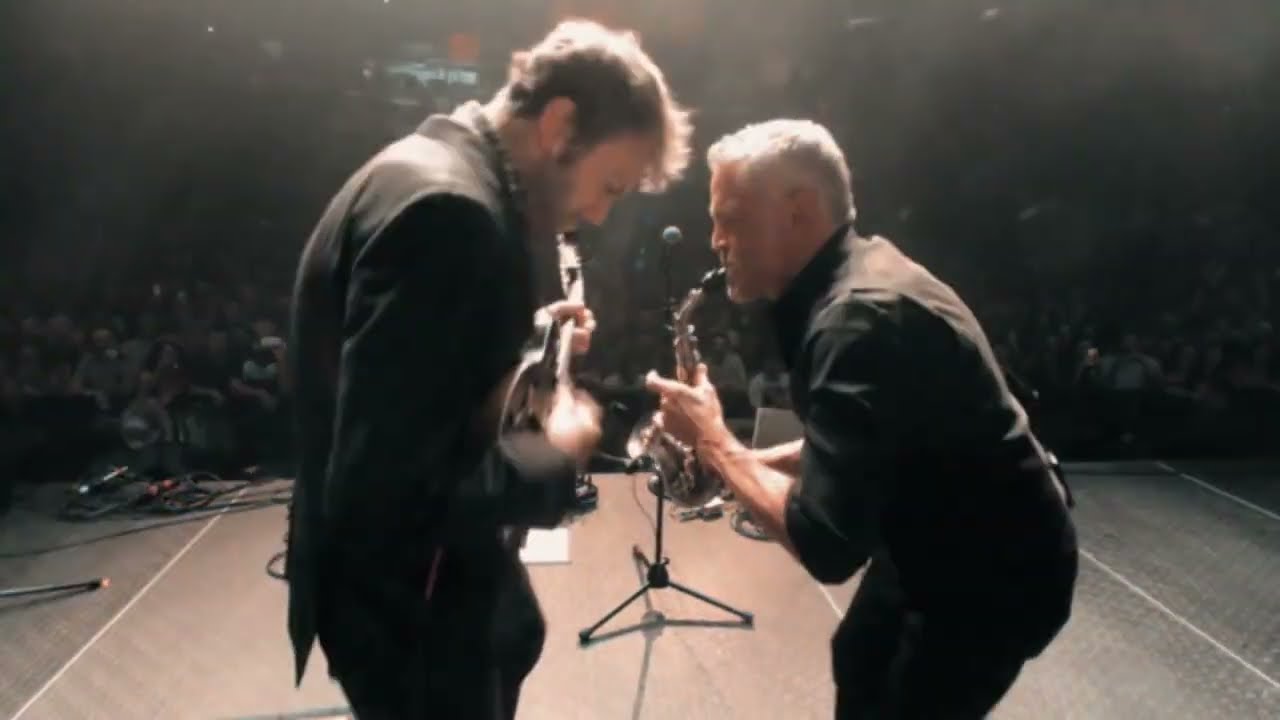 Vulfpeck - Smile Meditation feat. Chris Thile, Dave Koz - Live at Madison Square Garden
