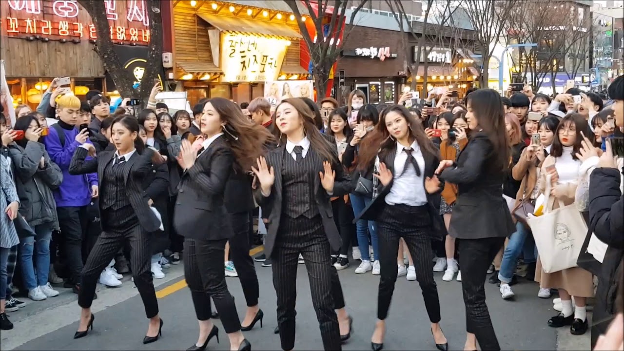 [180311] 다이아나 홍대 버스킹 중 CLC