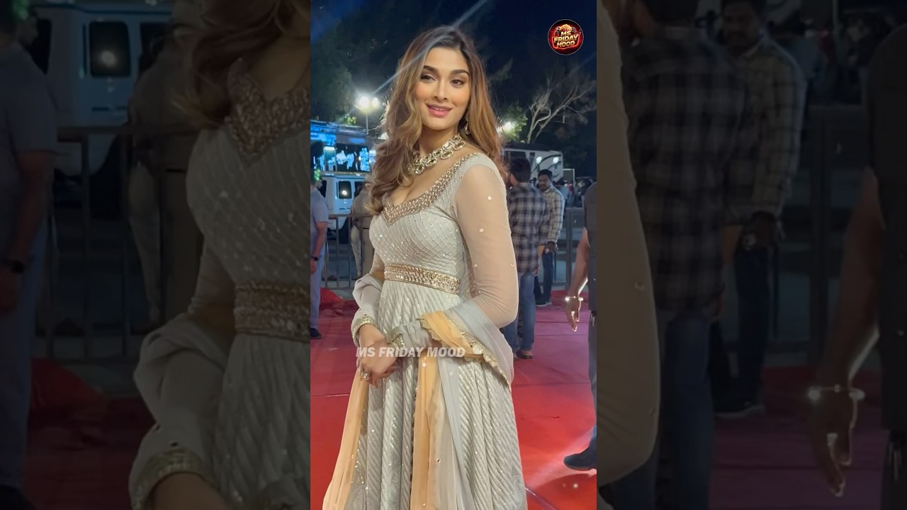 Saiee Manjrekar With Her cute Smile Face 😊😊😘 #saieemmanjrekar #love #adivisesh #major #ytshorts