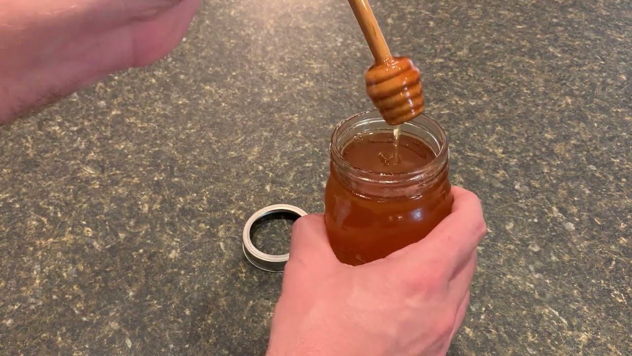 Honey WITHOUT the MESS!  Wooden Mason Jar Honey Dipper with Lids