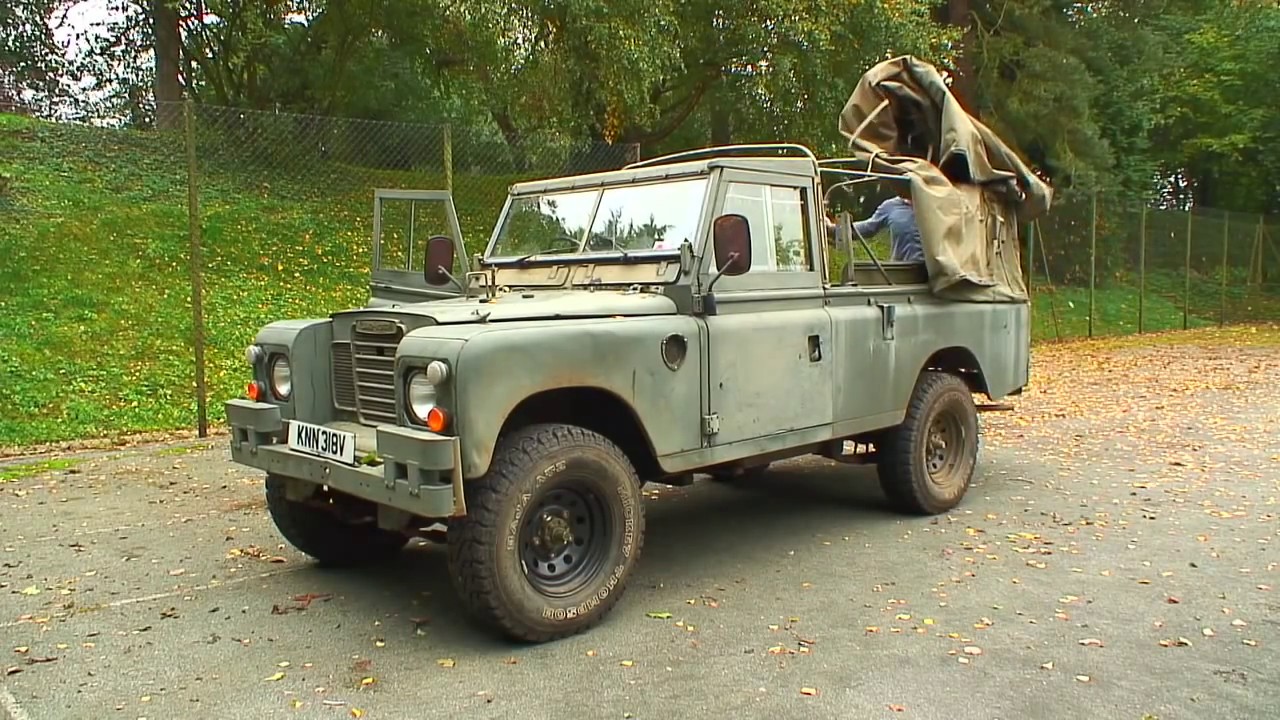 Land Rover 109 - fitting a new hood