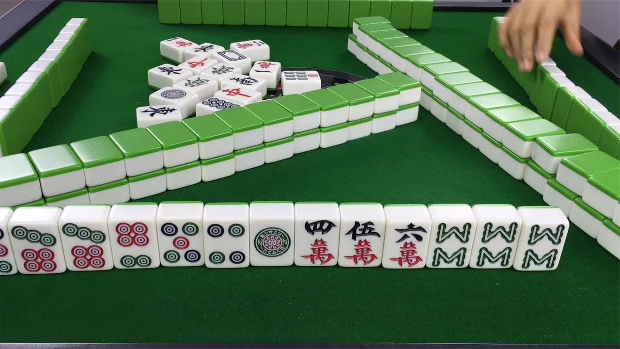 麻将：每一局都有人想害朕，绞尽脑汁躲避危险，牌桌无好人呀