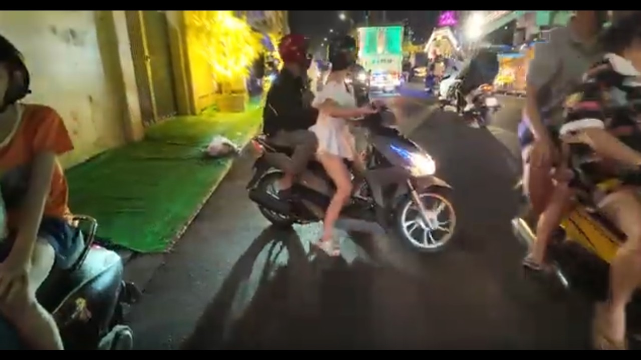 Bến Bình Đông Năm Nay Có Vắng Không 