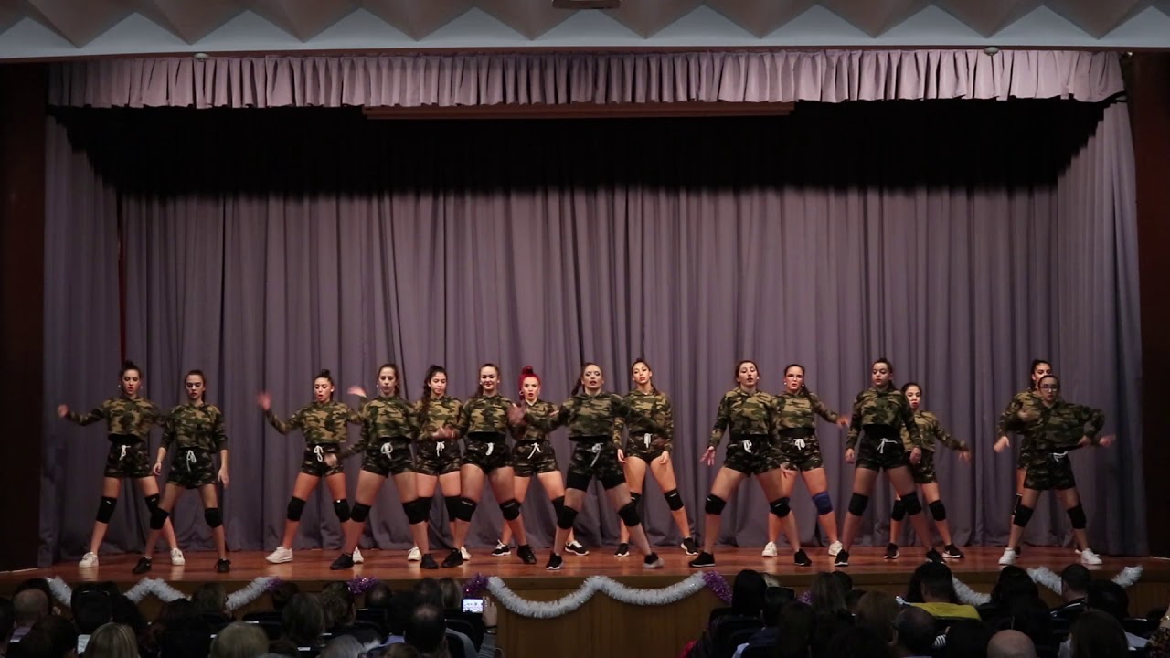 Compañía Fire Girls 1º Gala de Navidad - Feeling dance studio