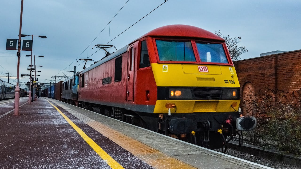 Trains at: Rugby (RUG/WCML) | Wednesday 22/12/21