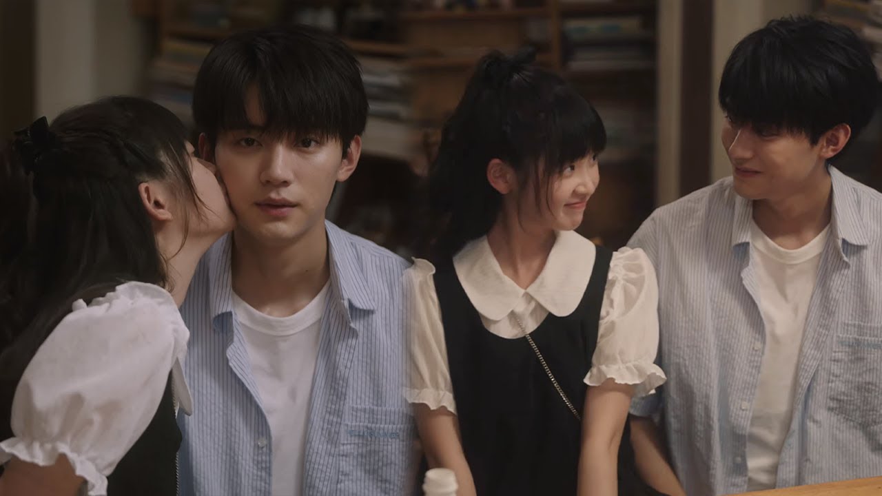 【搶先看】灰姑娘在面館突然主動親吻校草，當眾秀恩愛，校草瘋狂心動瞬間臉紅【当我飞奔向你 When I Fly Towards You】